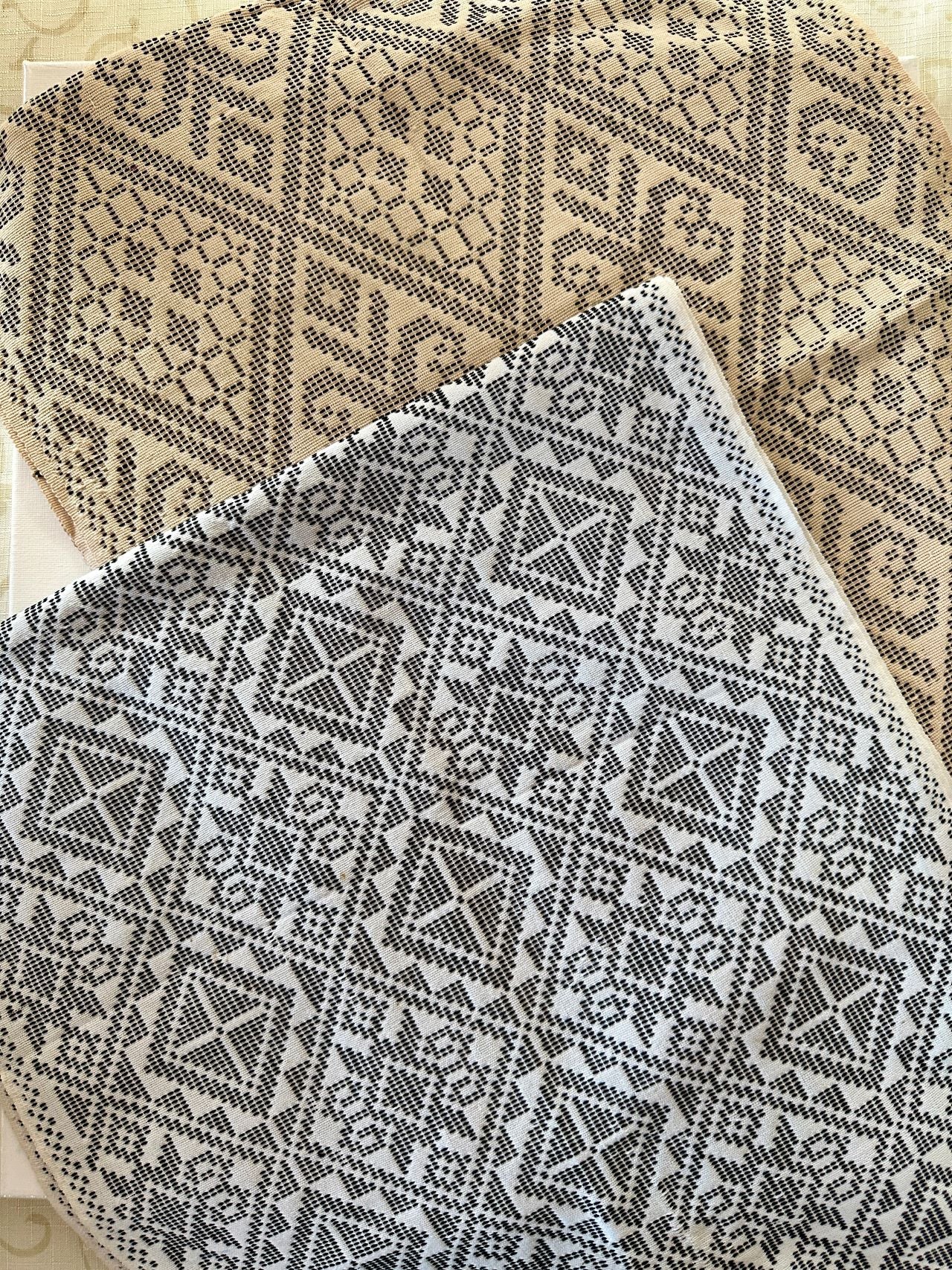 Yakan 6 Seater Table Runner - Two Colors